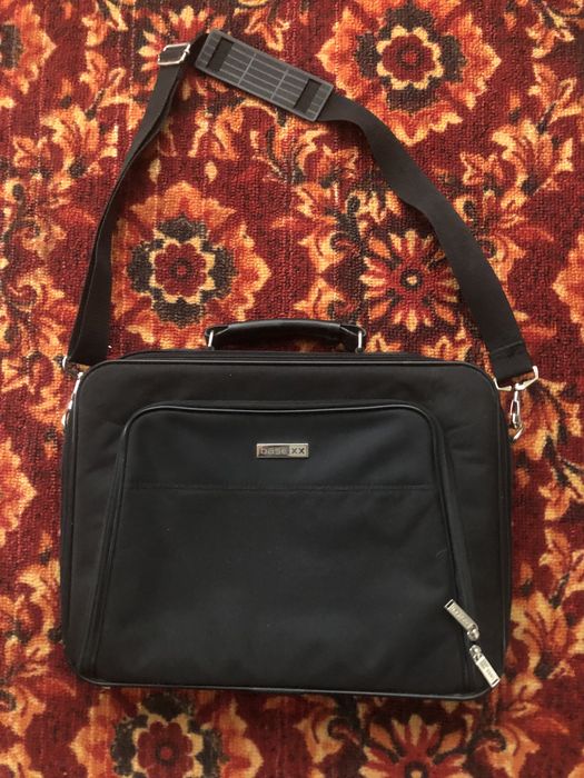 Сумка для ноутбука 15–17” — містка, в чудовому стані