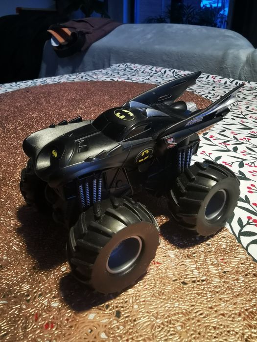 Monster Jam Truck hot wheels BATMAN batmobile 2010 napęd 4x4