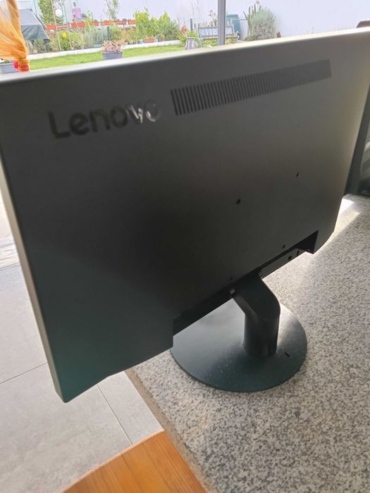 Monitor Lenovo VGA +DP
