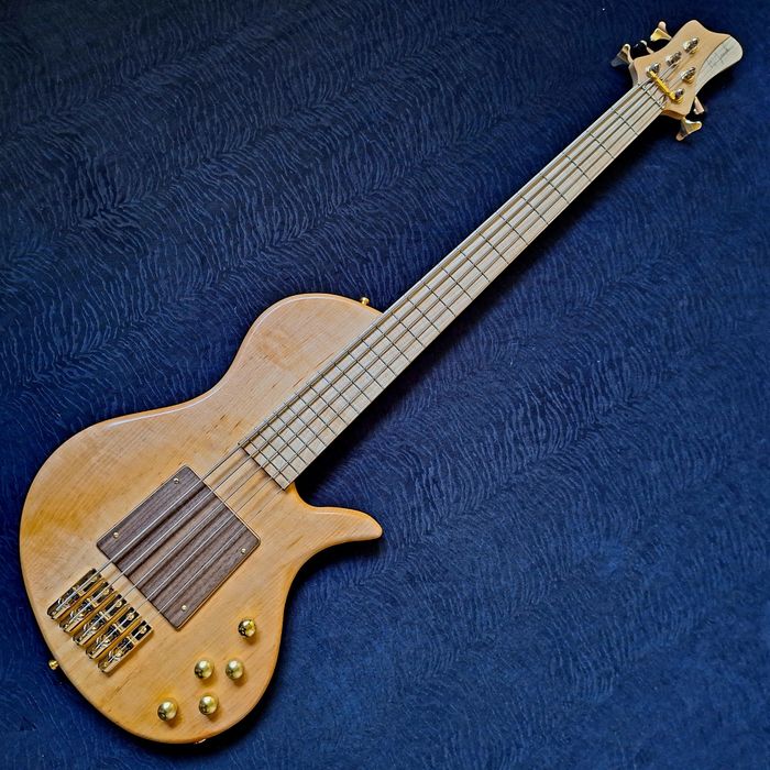 Gitara basowa, 5 strun, bas, lutnicza