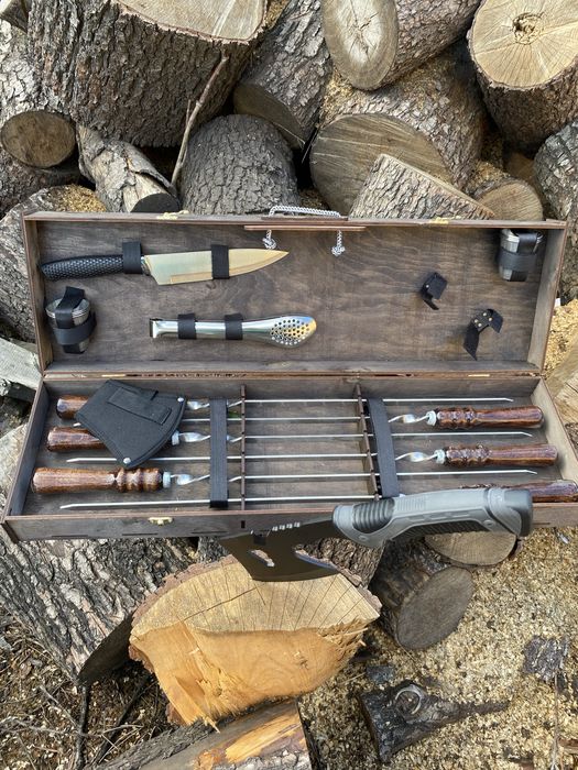 Подарунковий набір шампурів  ГУЦУЛ шампура + сокира в кейсі