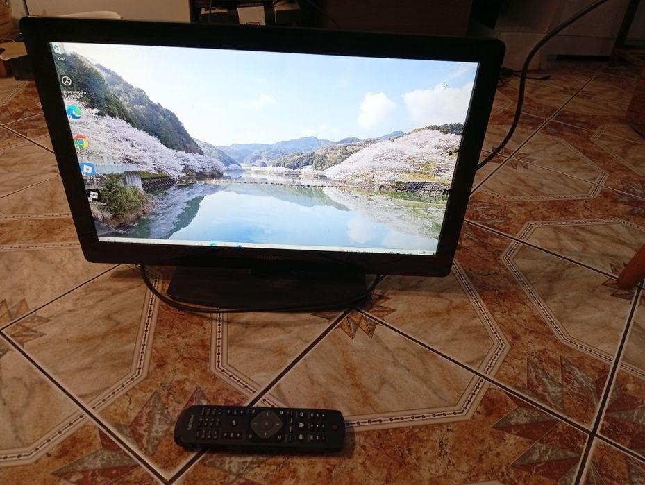 Gelewizor philips 22 cale z pilotem