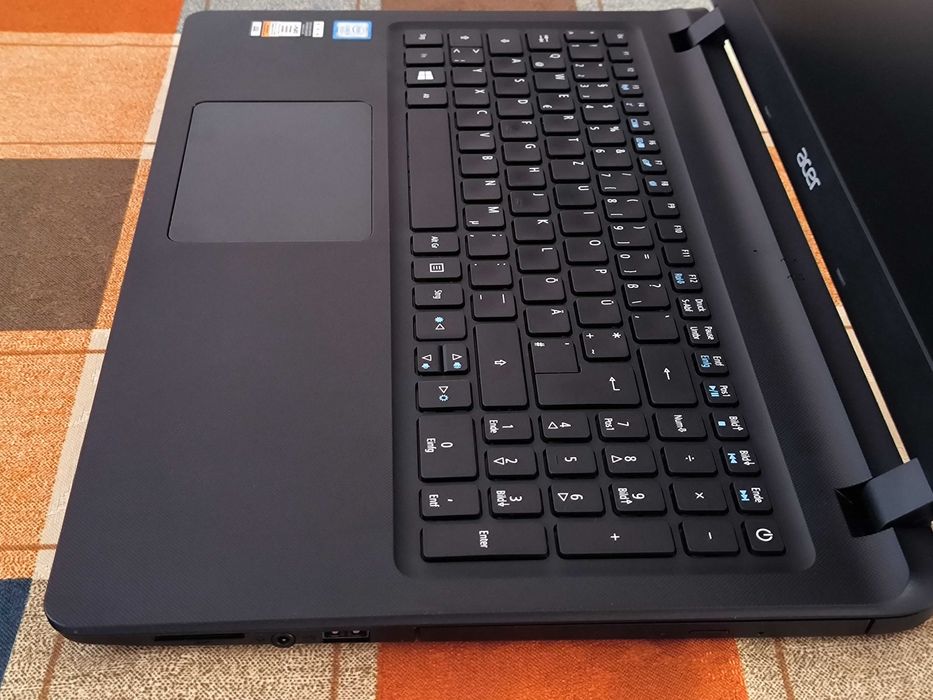 Acer EX2540 - i5 7ª ger + 8gb + 240Gb ssd