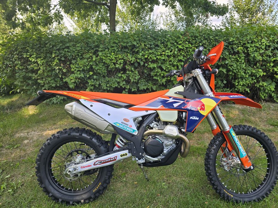 Kompletny Tytanowy układ wydechowy Akrapovič "Racing Line" KTM EXC-F 4