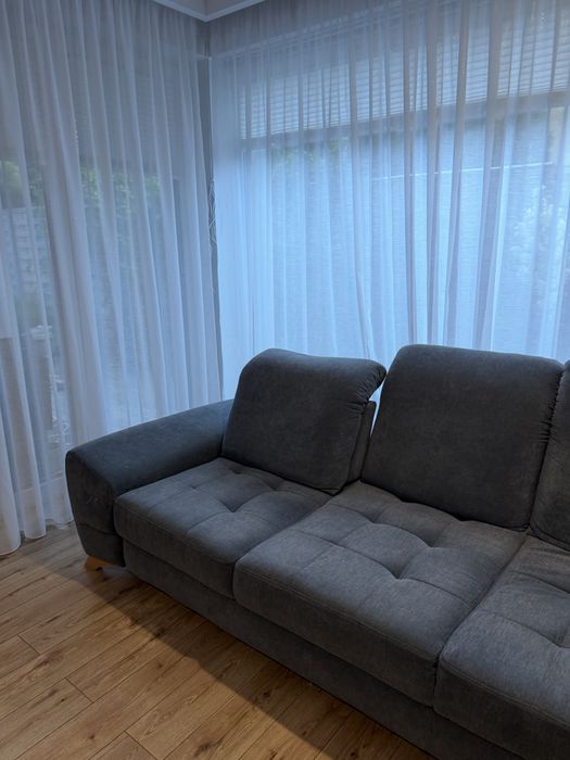 Sofa z regulowanym oparciem
