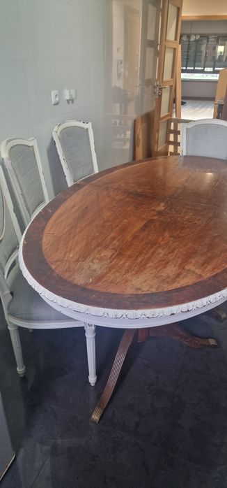 Doação de mesa com 6 cadeiras