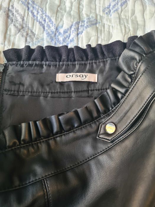 Шкіряна спідниця