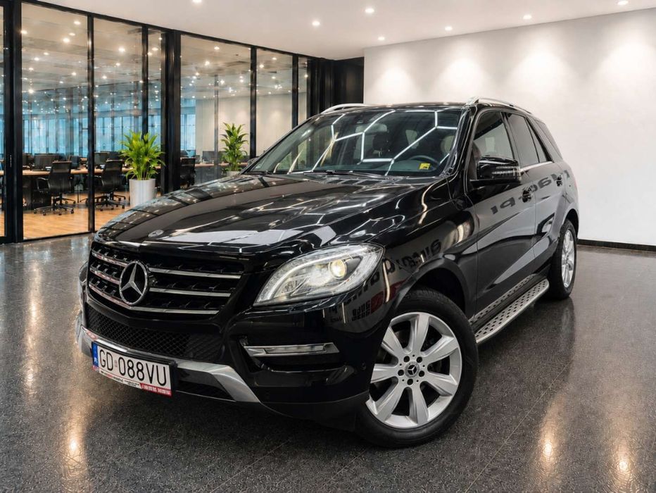 Mercedes-Benz ML Polski salon pełna faktura vat znikomy przebieg bogata opcja hak
