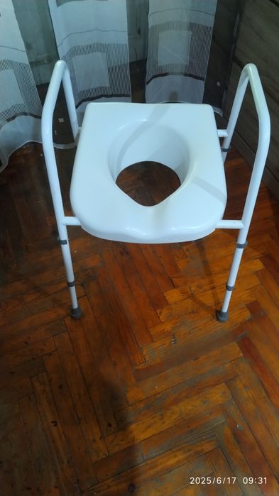 Туалетний стілець