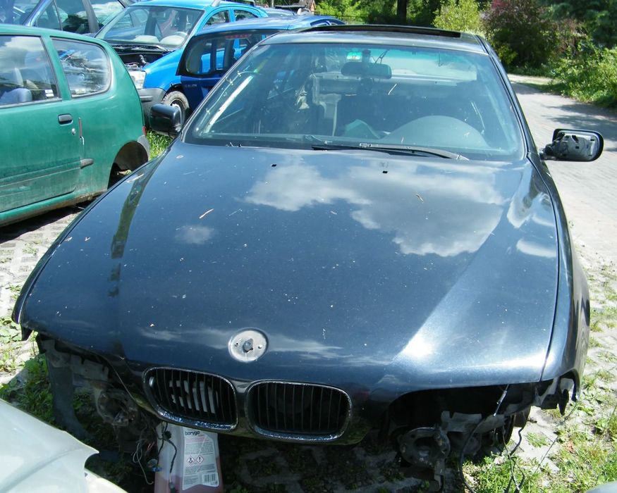 BMW E39 535i 3.5 V8 235KM silnik M62B35 skrzynia EH A5S440Z - TA lakier 303 - COSMOSSCHWARZ  METALLIC. Cały na części