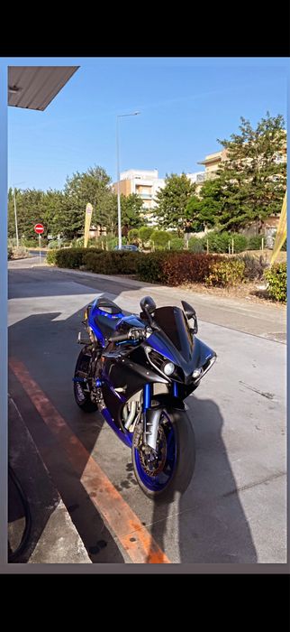 Yamaha R1 2014 edição race blue