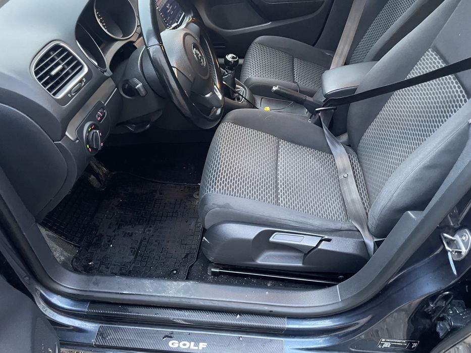 Volkswagen Golf 2011 р.1.4 бензин