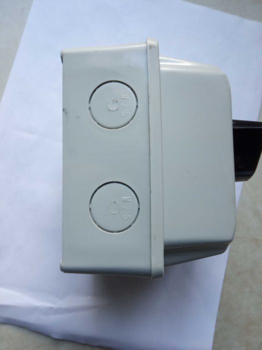 Двохкулачковый однофазный выключатель хорошего качества,новый