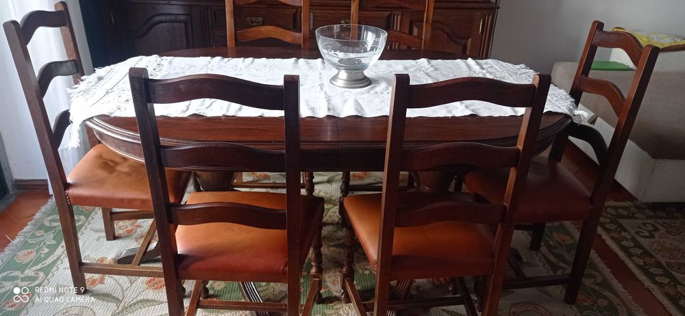 Móvel de sala + mesa 6 cadeiras