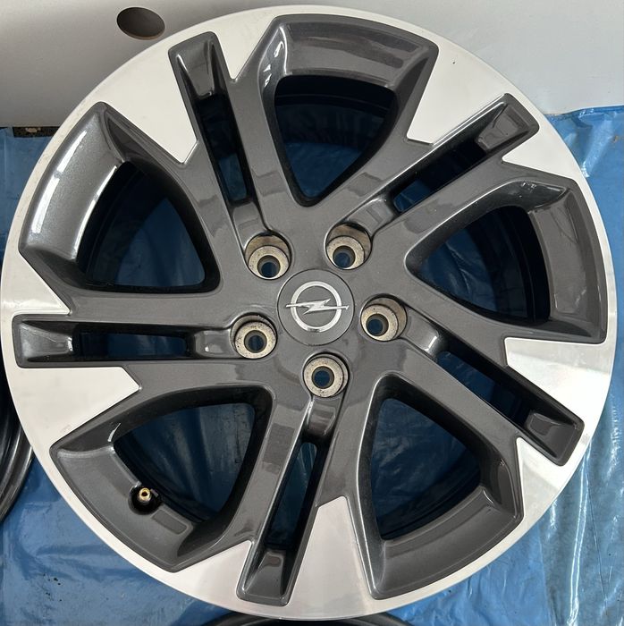 161 Felgi Aluminiowe Oryginał OPEL R 17 5x108 otwór 65 mm Bardzo Ładne