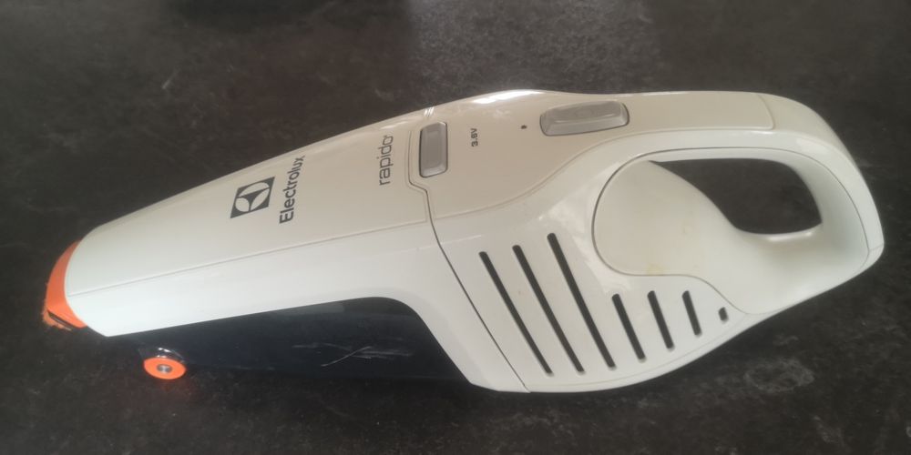 Odkurzacz Electrolux rapido 3.6V + stacja ładująca