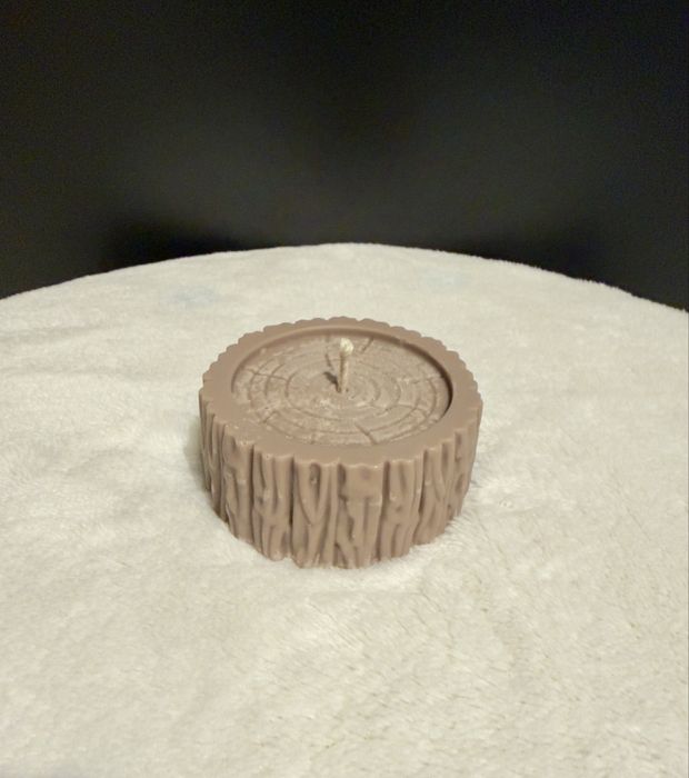 Świeczka sojowa w kształcie pnia