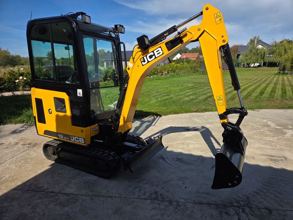JCB 19C-1  JCB 19C-1    Stan bardzo dobry niewielki przebieg Cena do negocjacji