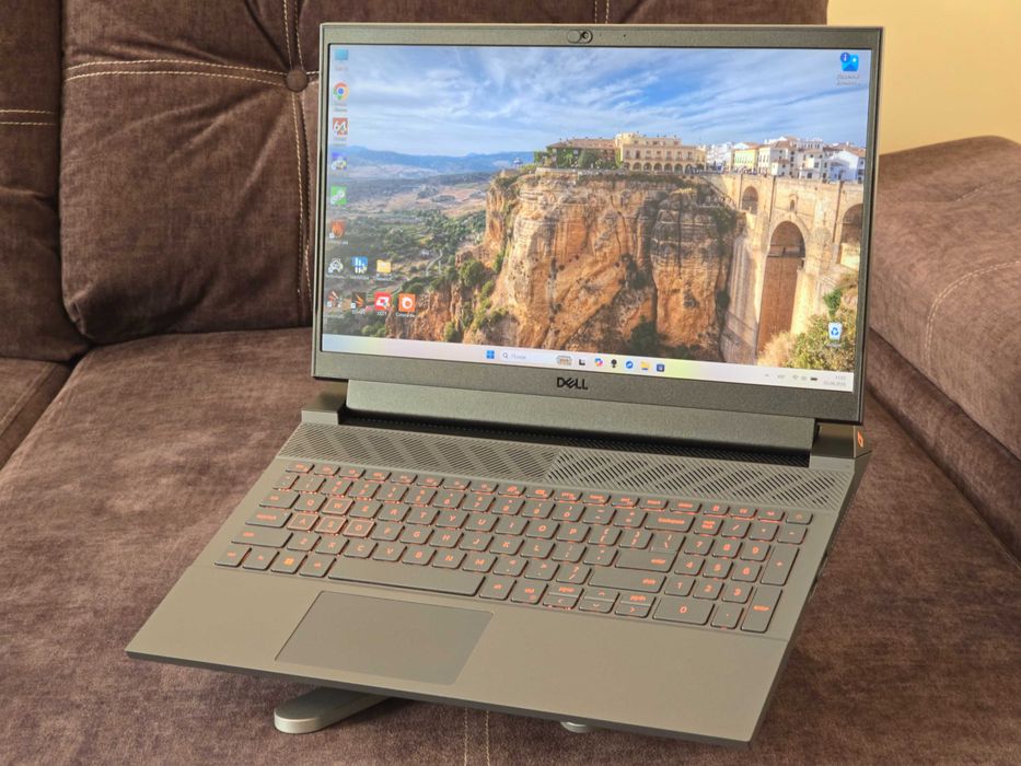 Dell G15 5535 (15,6" FHD 165Hz/ R7 7840HS/ 16 DDR5/ 512 SSD/ RTX 4060)