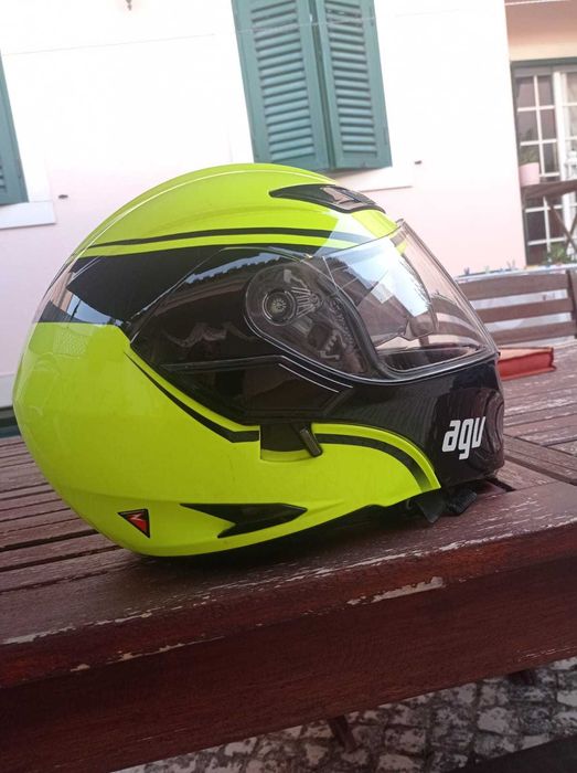 Capacetes AGV K1 e MDS R Series