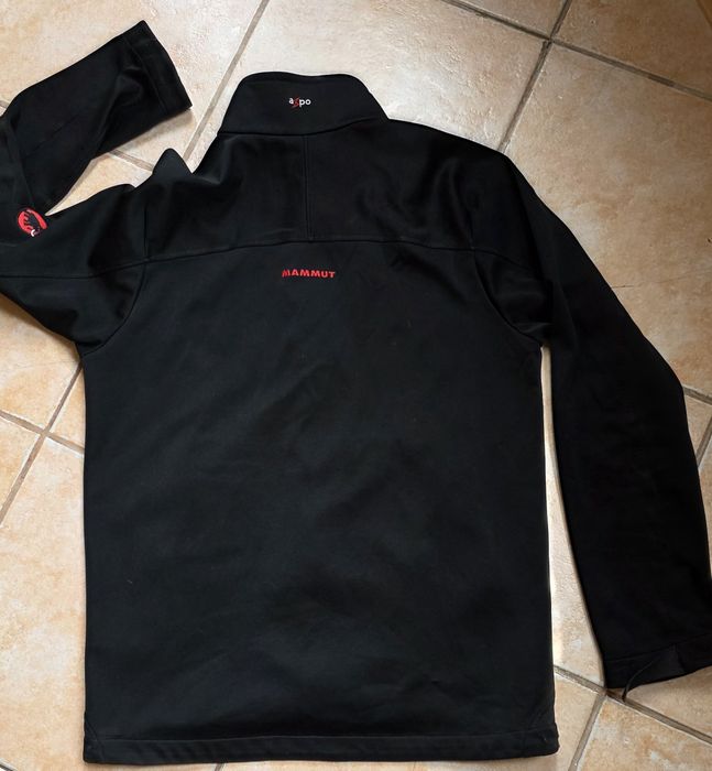 Куртка софтшелл (softshell) моделі Jack Wolfskin Whirlwind Men та Mammut  SOFtech