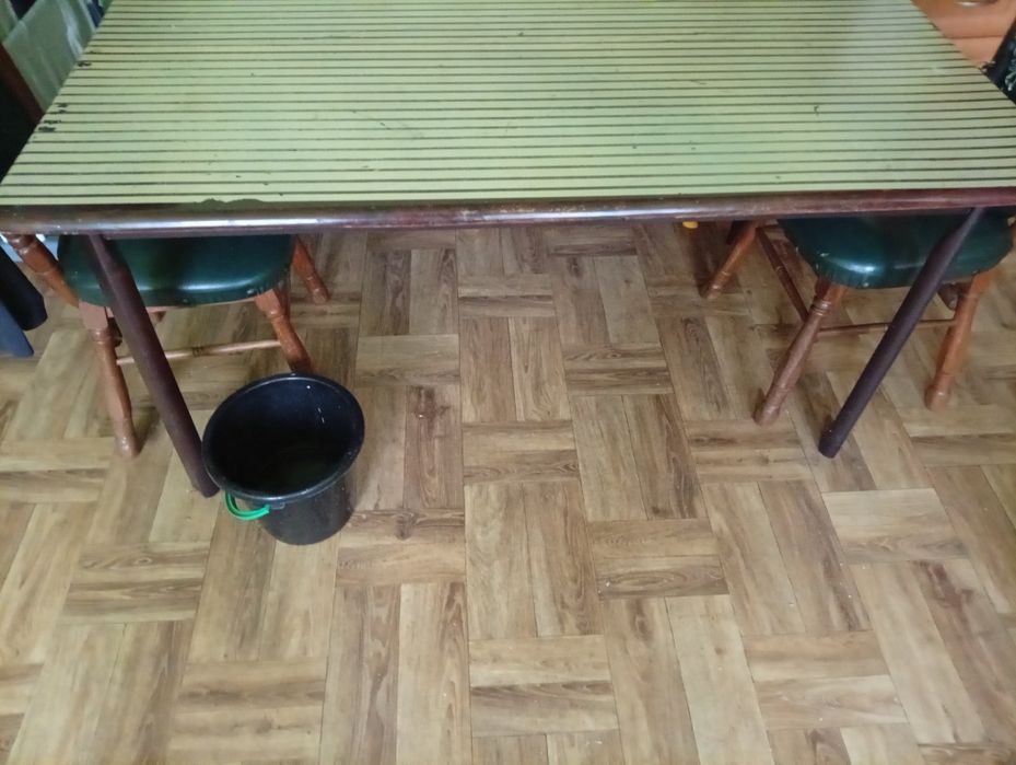 Sprzedam stół stan b.dobry