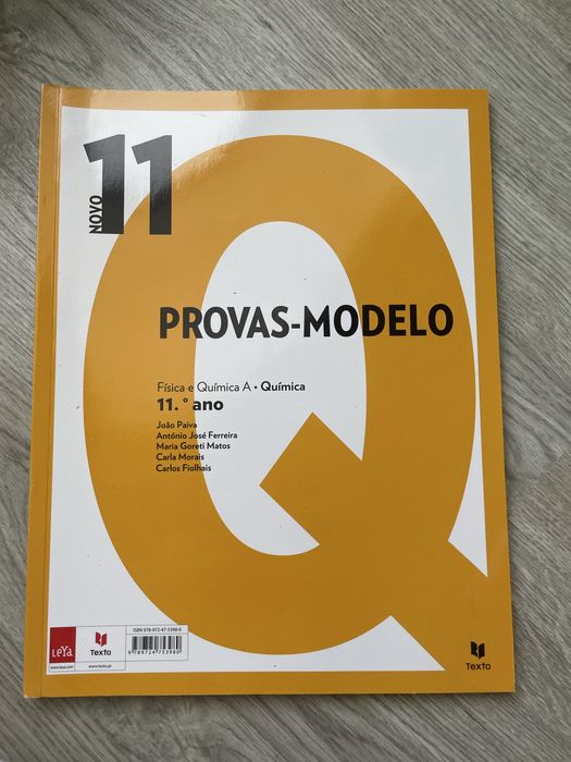 11°ano Livro de preparação para exame de fisica e quimica A