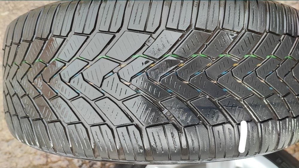 Jantes 16 BMW Originais 5x120
Com pneus Continental ContiWinterContact em excelente estado.