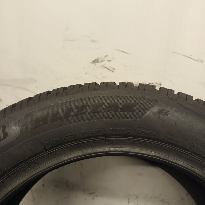 215/55R17 Bridgestone Blizak 6