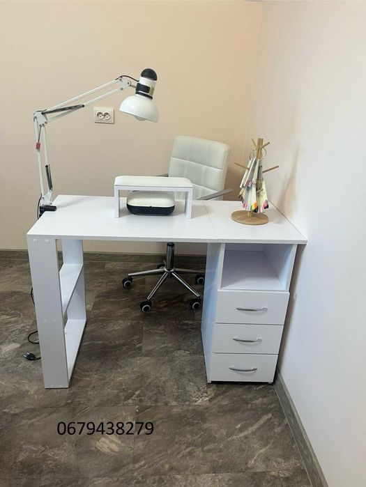 Стіл манікюрний стіл для манікюру.