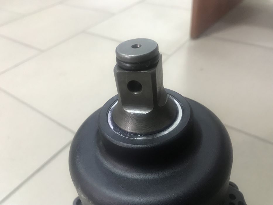 Пневмогайковерт пневмопистолет