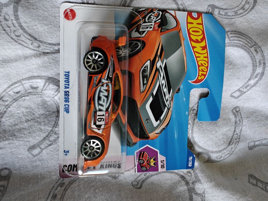 Samochodziki Hot Wheels HotWheels Audi Bentley Toyota