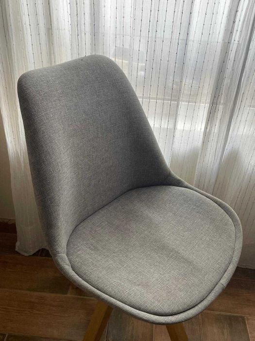 Cadeira de jantar DREJHUS