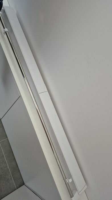 Nowa suszarka ścienna na pranie