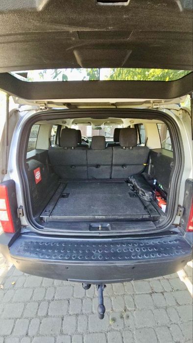 Автомобіль Dodge Nitro
