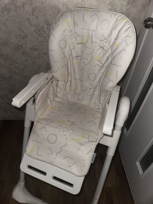 Стільчик для годування