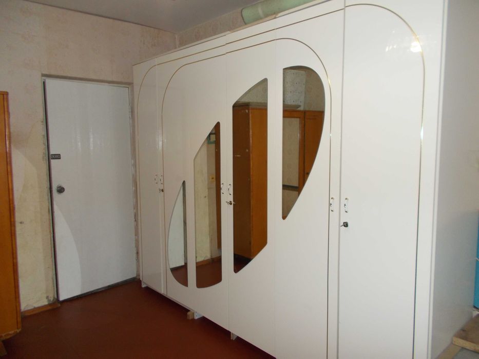 Продам 4-х кімнатну кв-ру 84 м2 на 2\9 поверху, серії ЧН пр-т Перемоги м Чернігів