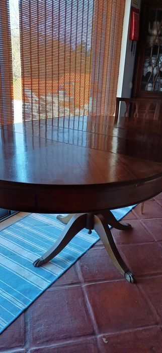 Mesa de jantar estilo inglês