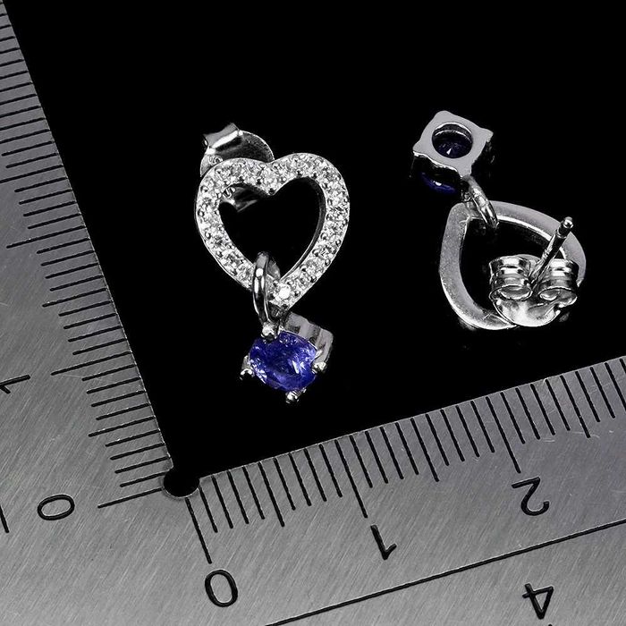 Серьги из серебра 925 пробы с круглым танзанитом 4 мм.