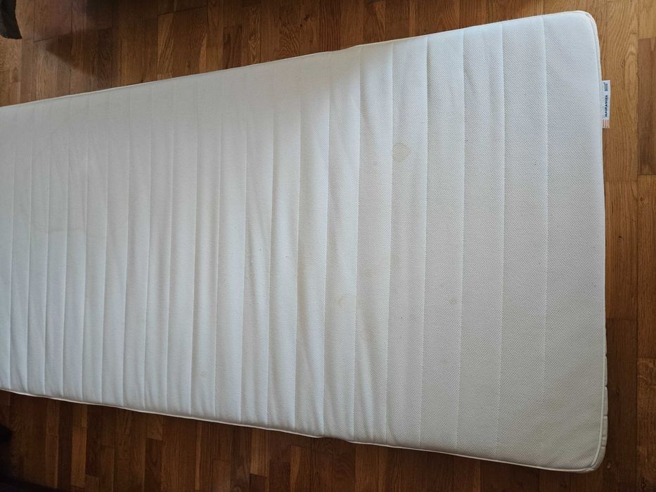 Colchão solteiro 90x200 IKEA