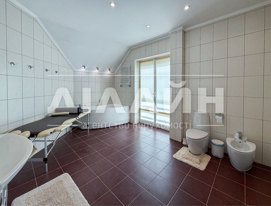 ТОП будинок на Дніпрі 250 м2 , 3 спальні