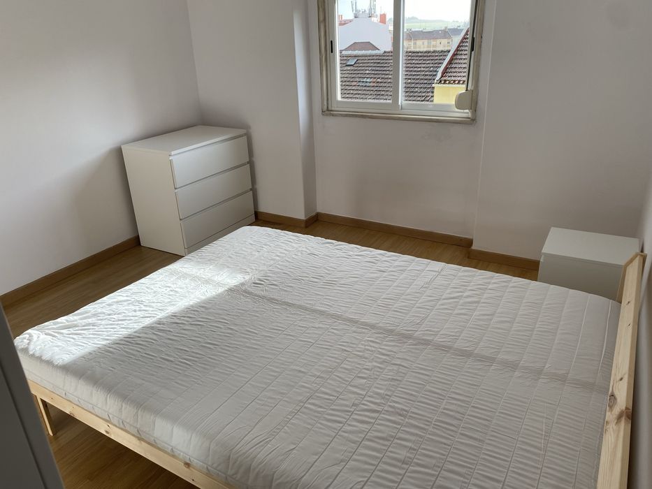 Aluga-se quarto cacem 3 disponiveis (1 pessoa por quarto)