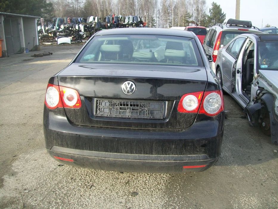 zderzak tył volkswagen jetta