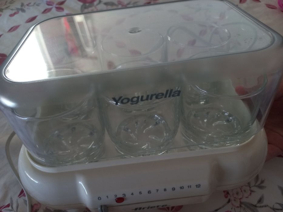 Iogurteira da Ariete com 6 copos