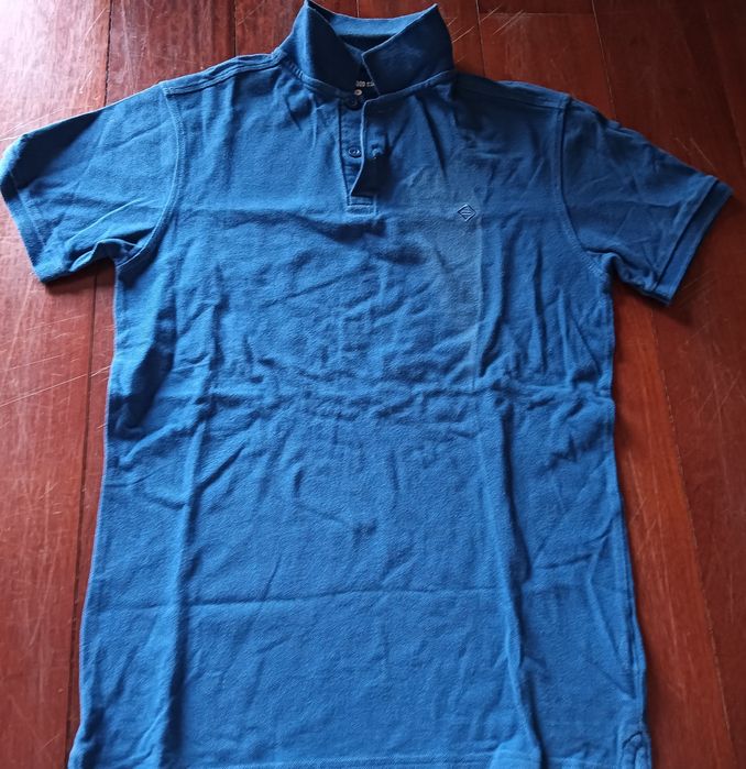 Polo azul marinho