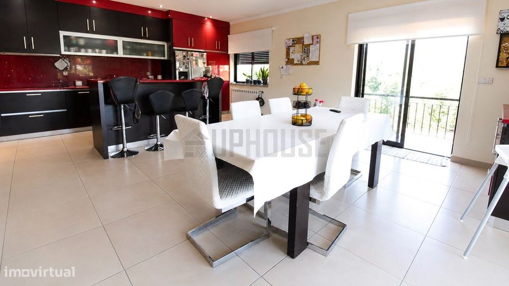 Moradia Geminada T4 a 10 Minutos de Viseu