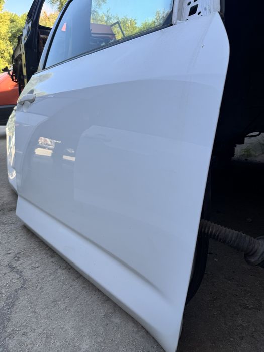 Дверь передняя правая Rav4 Рав 4 30 2005-2012