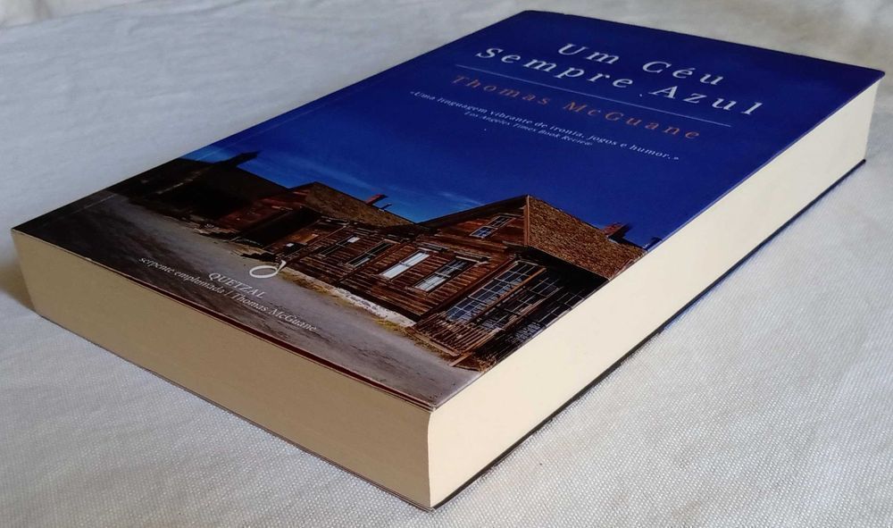 Livro Um Céu Sempre Azul de Thomas Mcguane [Portes Grátis]