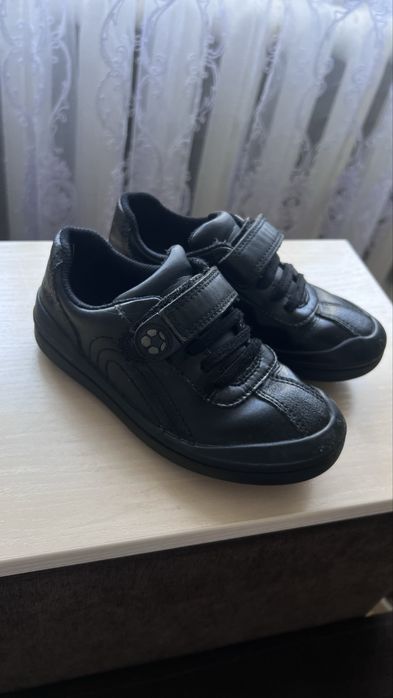 Шкіряні кросівки clarks 18 см  28 р в дуже гарному стані