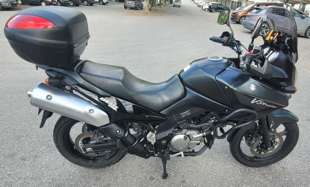 V-Strom 650 K7 – Extras – Garagem – Sem quedas – Oportunidade